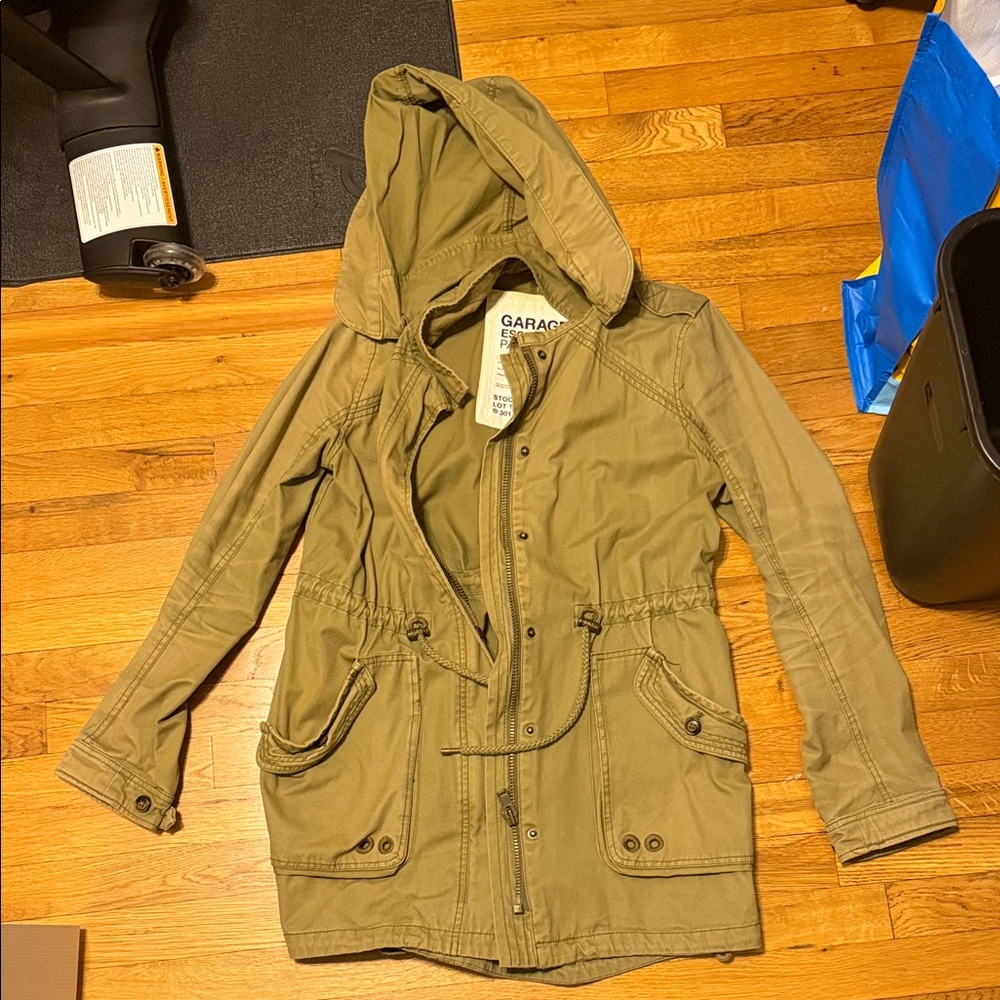 Garage Women's Utility Jacket in Tan